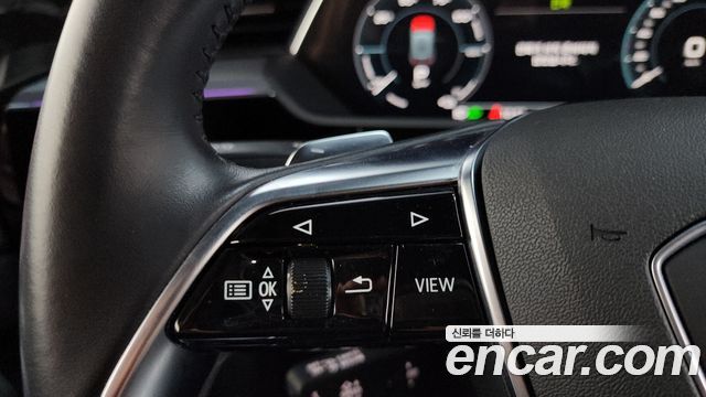 Audi e-tron 55 Quattro 2020 — фото 17