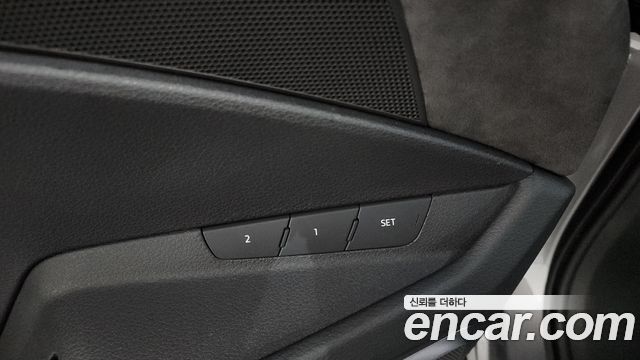 Audi e-tron 55 Quattro 2020 — фото 37