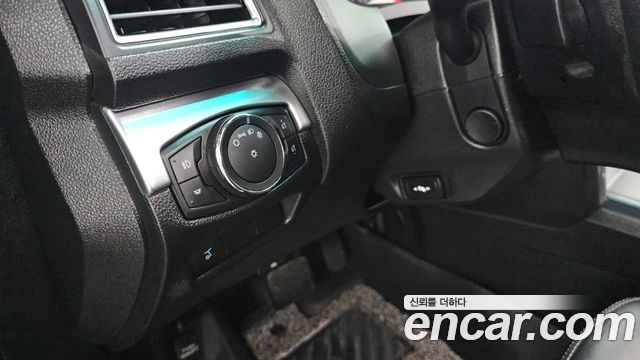 Ford Explorer 2.3 Limited 4WD 5th 2016 — фото 20