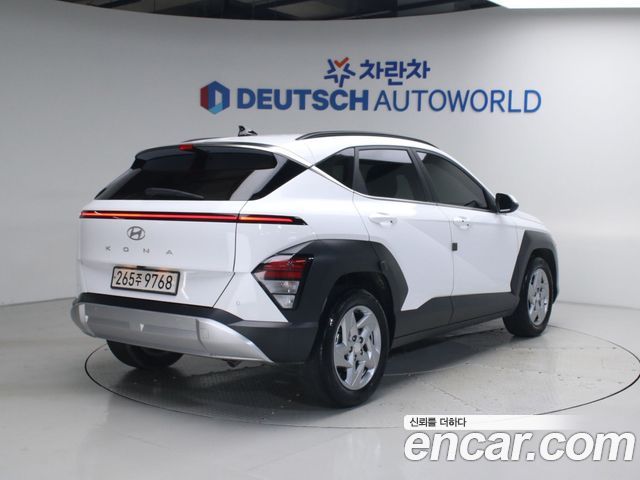 Hyundai Kona (SX2) Gasoline 2.0 2WD Premium 2023 — фото 2