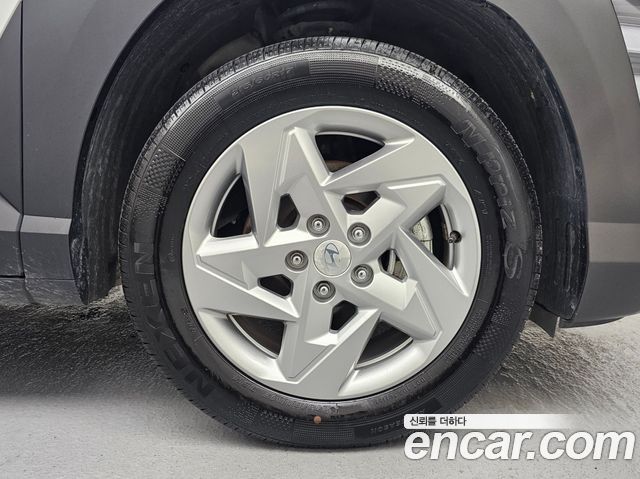 Hyundai Kona (SX2) Gasoline 2.0 2WD Premium 2023 — фото 5