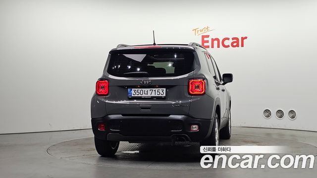 Jeep Renegade 2.4 Limited 2021 — фото 4