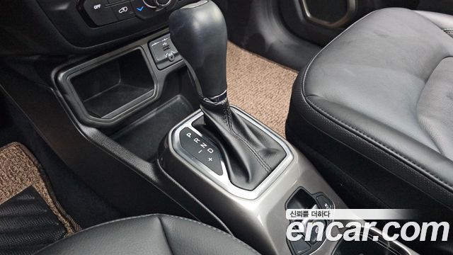 Jeep Renegade 2.4 Limited 2021 — фото 9