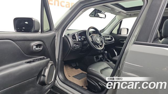 Jeep Renegade 2.4 Limited 2021 — фото 10