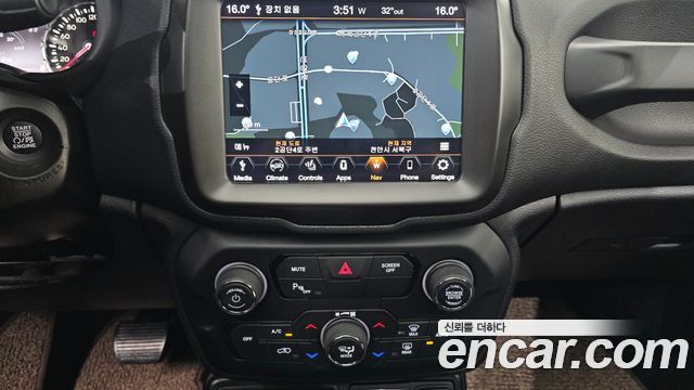 Jeep Renegade 2.4 Limited 2021 — фото 13