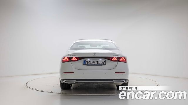Mercedes-Benz E-Class (W214) E300 4MATIC Exclusive 2025 — фото 4