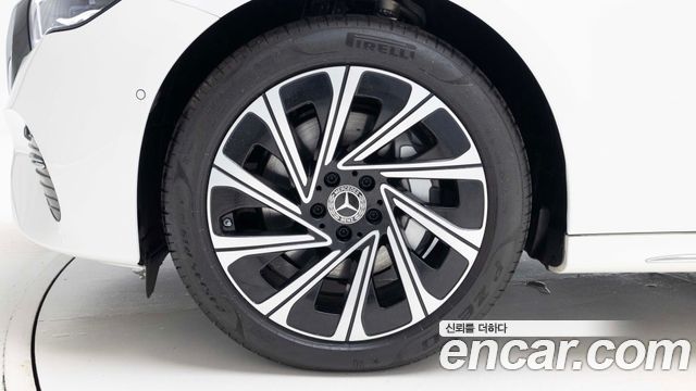 Mercedes-Benz E-Class (W214) E300 4MATIC Exclusive 2025 — фото 5