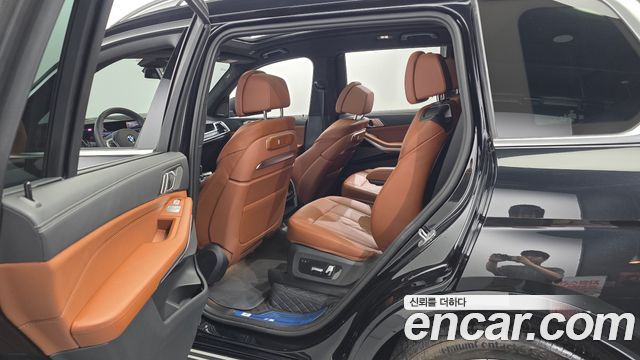 BMW X7 (G07) xDrive 40i M Sport 6STR 2024 — фото 11