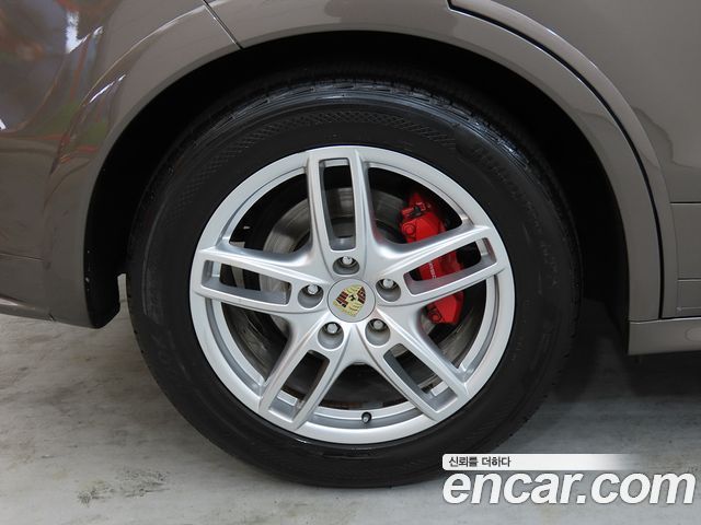 Porsche Cayenne 4.8 GTS 958 2013 — фото 24