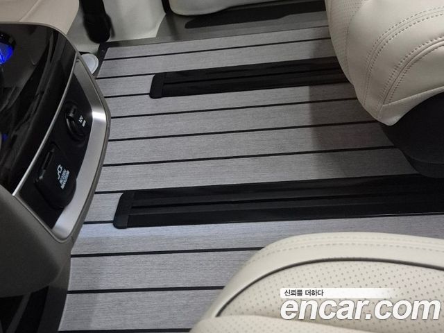 Kia Carnival (IV) Gasoline 9-Seater Hi Limousine (7-seater Limousine(Special vehicle) 2025 — фото 16