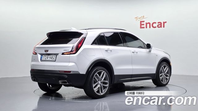 Cadillac XT4 2.0 Sport AWD 2023 — фото 2