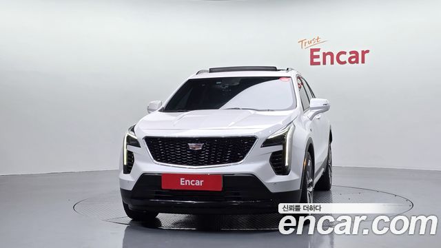 Cadillac XT4 2.0 Sport AWD 2023 — фото 3