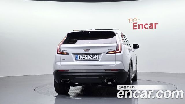 Cadillac XT4 2.0 Sport AWD 2023 — фото 4