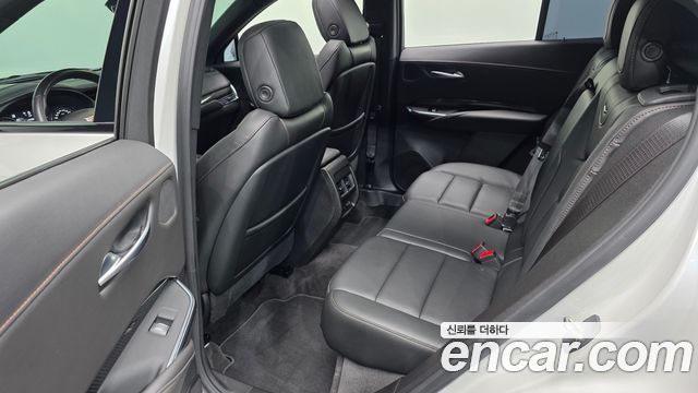 Cadillac XT4 2.0 Sport AWD 2023 — фото 12
