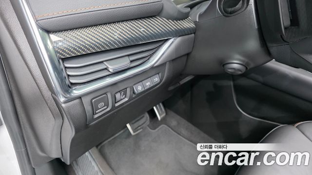 Cadillac XT4 2.0 Sport AWD 2023 — фото 19