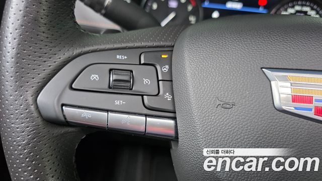 Cadillac XT4 2.0 Sport AWD 2023 — фото 20