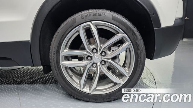 Cadillac XT4 2.0 Sport AWD 2023 — фото 21