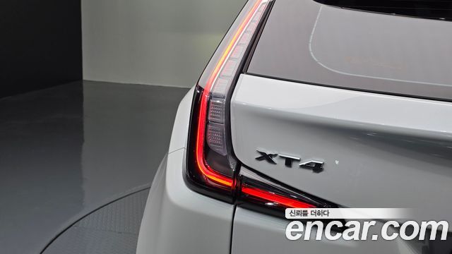 Cadillac XT4 2.0 Sport AWD 2023 — фото 23