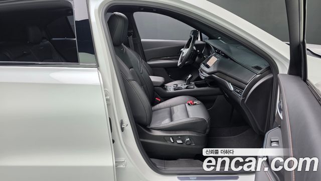 Cadillac XT4 2.0 Sport AWD 2023 — фото 26