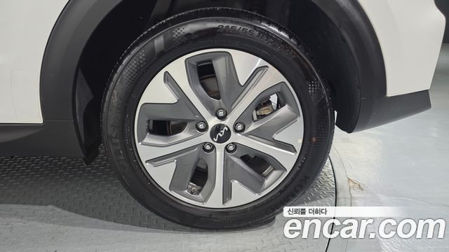 Kia Niro Plus Earth 2024 — фото 21