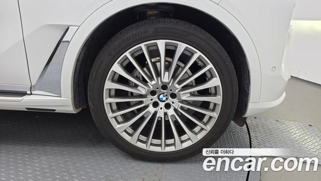 BMW X7 (G07) xDrive 40i Design Pure Excellence 6-Seater 2024 — фото 21