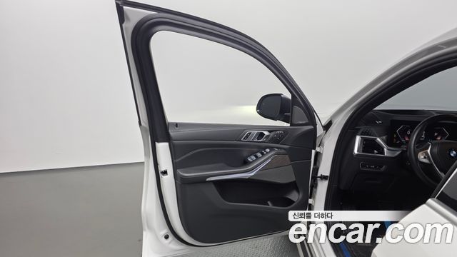 BMW X7 (G07) xDrive 40i Design Pure Excellence 6-Seater 2024 — фото 24