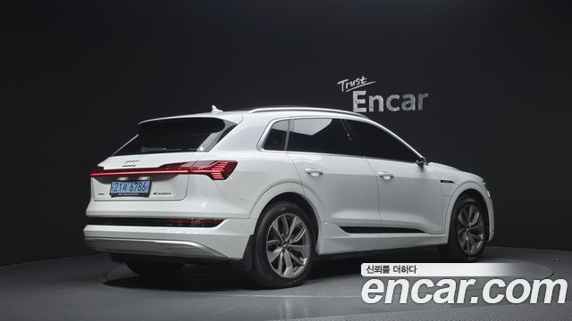 Audi e-tron 55 Quattro 2020 — фото 2