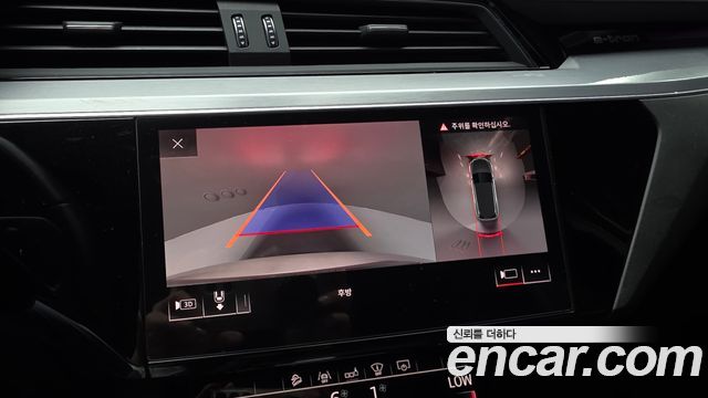 Audi e-tron 55 Quattro 2020 — фото 19