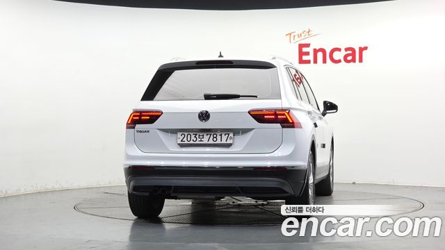 Volkswagen Tiguan (II) 2.0 TDI Premium 2018 — фото 4