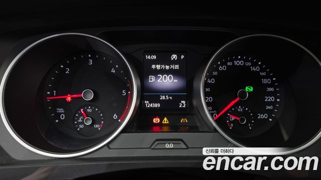 Volkswagen Tiguan (II) 2.0 TDI Premium 2018 — фото 8