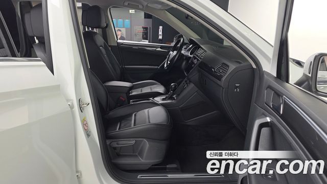 Volkswagen Tiguan (II) 2.0 TDI Premium 2018 — фото 15