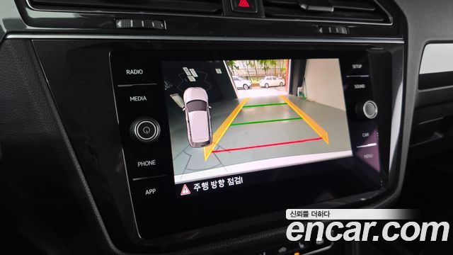 Volkswagen Tiguan (II) 2.0 TDI Premium 2018 — фото 19