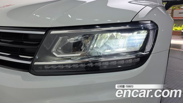 Volkswagen Tiguan (II) 2.0 TDI Premium 2018 — фото 28
