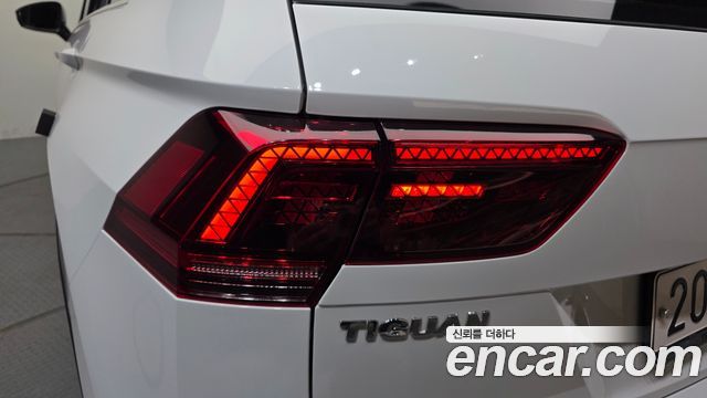 Volkswagen Tiguan (II) 2.0 TDI Premium 2018 — фото 29
