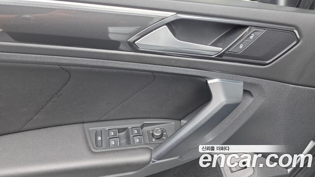Volkswagen Tiguan (II) 2.0 TDI Premium 2018 — фото 33