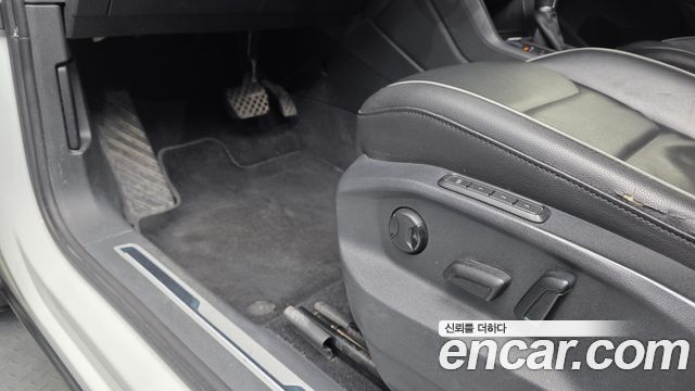 Volkswagen Tiguan (II) 2.0 TDI Premium 2018 — фото 37