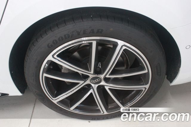 Audi A5 (B10) 40 TFSI Quattro S Line 2025 — фото 5