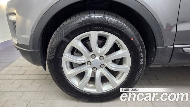 Land Rover Range Rover Evoque 2.0 TD4 SE 2018 — фото 5