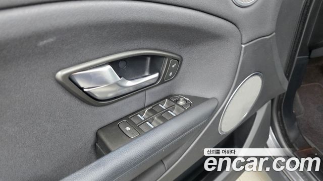 Land Rover Range Rover Evoque 2.0 TD4 SE 2018 — фото 28
