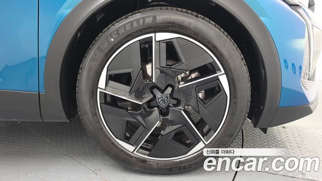 Peugeot 408 1.2 Hybrid GT 2025 — фото 21