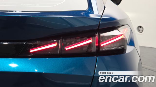 Peugeot 408 1.2 Hybrid GT 2025 — фото 23