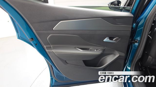 Peugeot 408 1.2 Hybrid GT 2025 — фото 25