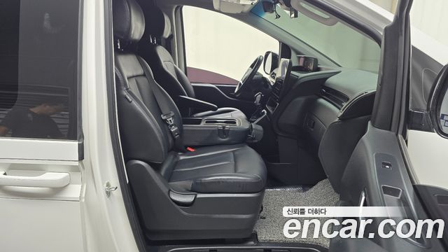 Hyundai Staria Cargo 3-Seater Modern 2023 — фото 11