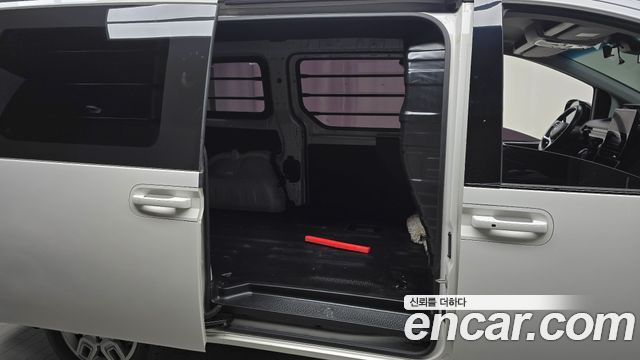 Hyundai Staria Cargo 3-Seater Modern 2023 — фото 12