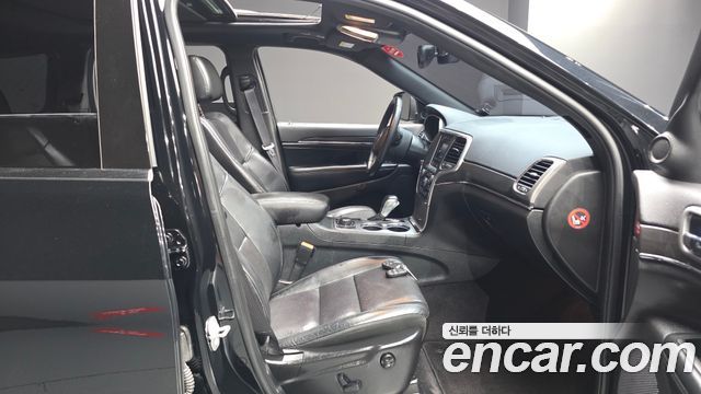 Jeep Grand Cherokee 3.6 Limited WK2 2018 — фото 32