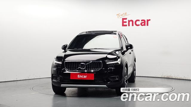 Volvo XC40 B4 Inscription 2022 — фото 3