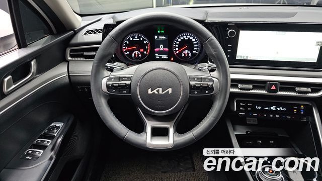 Kia K5 (III) 2.0 Prestige 2022 — фото 13