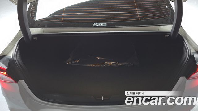 Kia K5 (III) 2.0 Prestige 2022 — фото 31