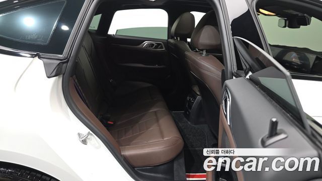 BMW 4 Series (G22) 420i M Sport Pro Gran Coupe 2025 — фото 12