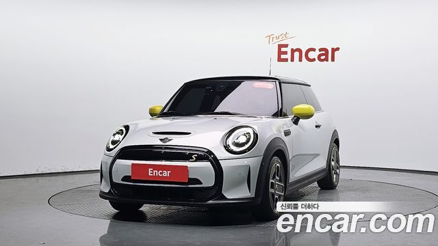 MINI Cooper Electric SE Electric 3rd 2022 — фото 3